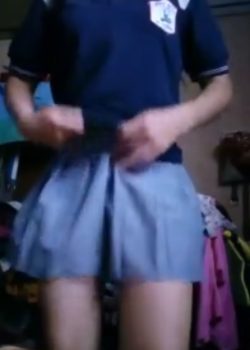 Colegiala Piernuda + Vídeo Tocandose 7