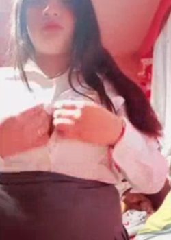 Colegiala Chichona Masturbándose+ Pack Exclusivo 15