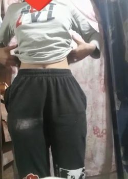 Estudiante anónima de buen culote + vídeo dándose dedo 5
