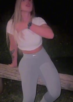 Mamando y cogiendo en la calle 2