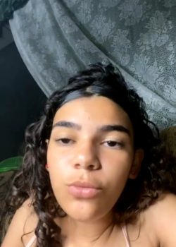 Morena Exquisita Masturbándose En Varias Poses 6