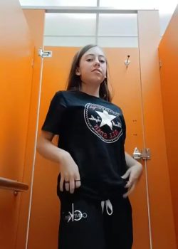 Morra Flaquita Mostrando Su Rica Vagina En Video 2