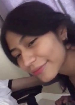 Colegiala Flaquita Mamandosela A Sus Compañeros 5