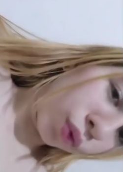 Morra De Pushita Bien Rosada Dándose Dedo Buen Rato 7