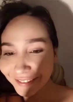 Minita De Lindos Ojos Masturbándose Full + 8 Minutos 5