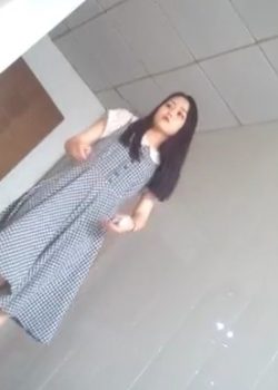 Espiando a mis compañeras En el cole 6