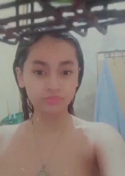 Morra De Pequeñas Sheshes+ Vídeo Tocandose En El Baño 5