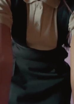 Colegiala bella y putita + Vídeo Desnuda 13