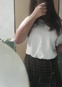 Putita estudiante de 19 años dándose Dedos 13
