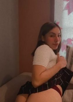 Se masturba Full Con todo y uniforme 7