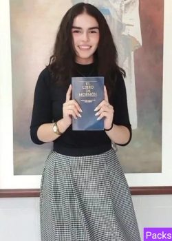 Mina Religiosa Filtrada En Full Vídeos 3