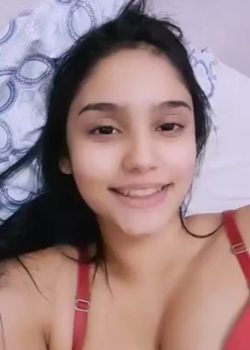 Bella Morra Se Graba Tocandose Su Divino Cuerpo 10